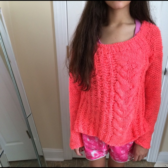 NWT Free People Chunky Cable Knit Sweater - Picture 3 of 3